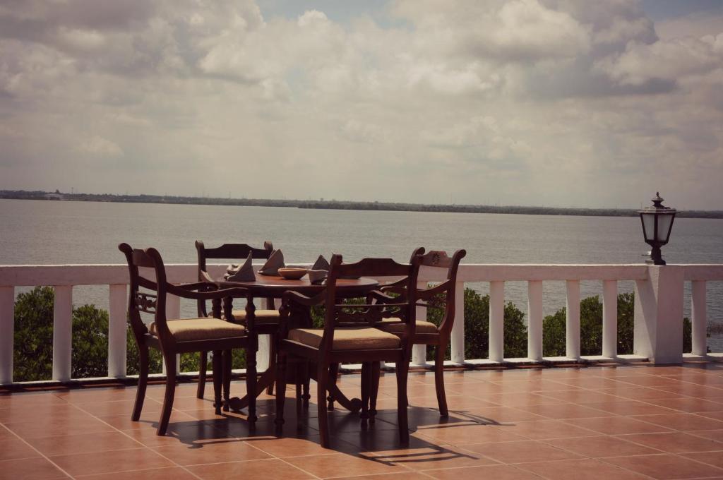 Hotel Lagoon Paradise Negombo Dış mekan fotoğraf