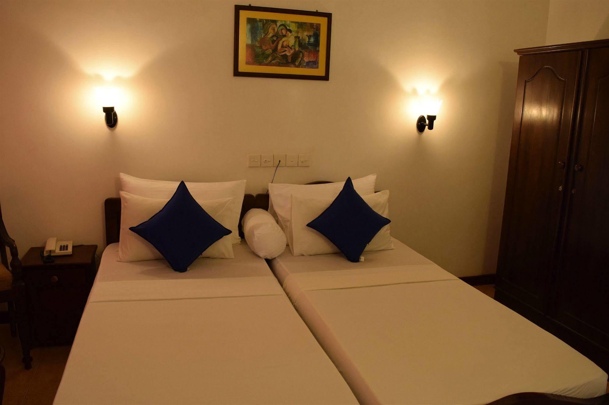 Hotel Lagoon Paradise Negombo Dış mekan fotoğraf
