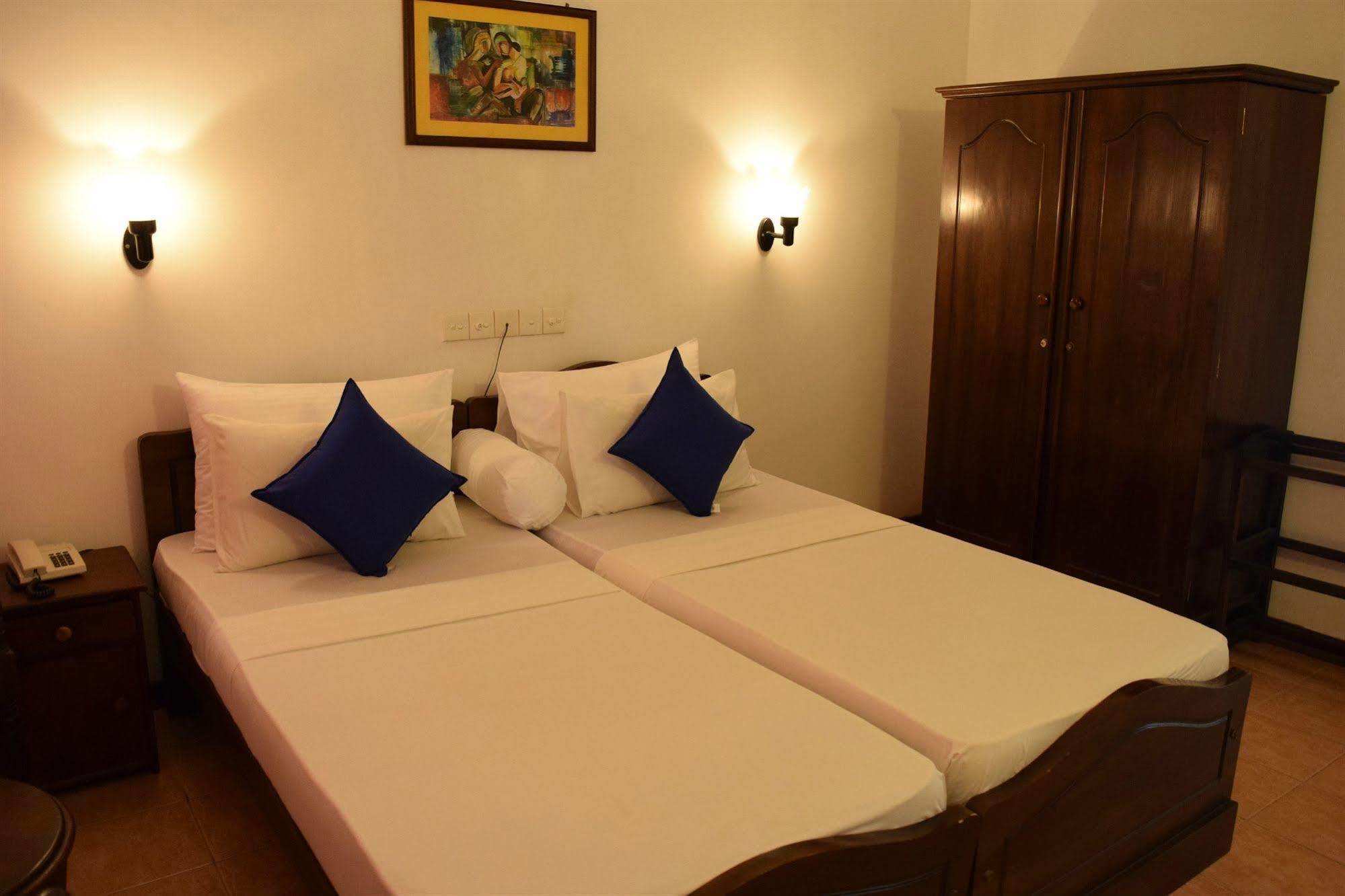Hotel Lagoon Paradise Negombo Dış mekan fotoğraf