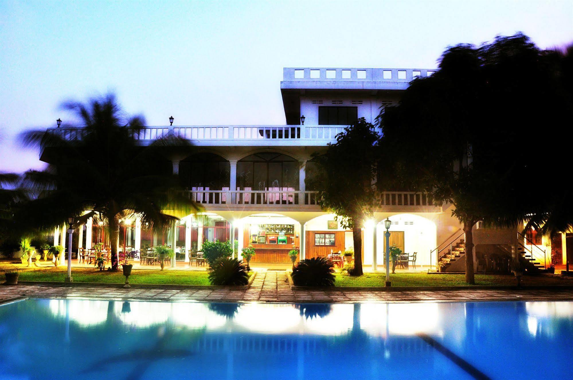 Hotel Lagoon Paradise Negombo Dış mekan fotoğraf