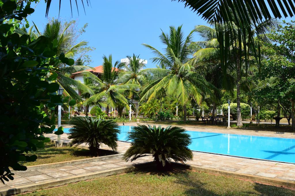 Hotel Lagoon Paradise Negombo Dış mekan fotoğraf