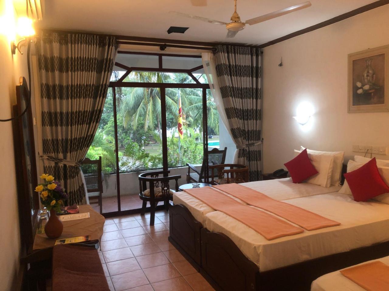 Hotel Lagoon Paradise Negombo Dış mekan fotoğraf