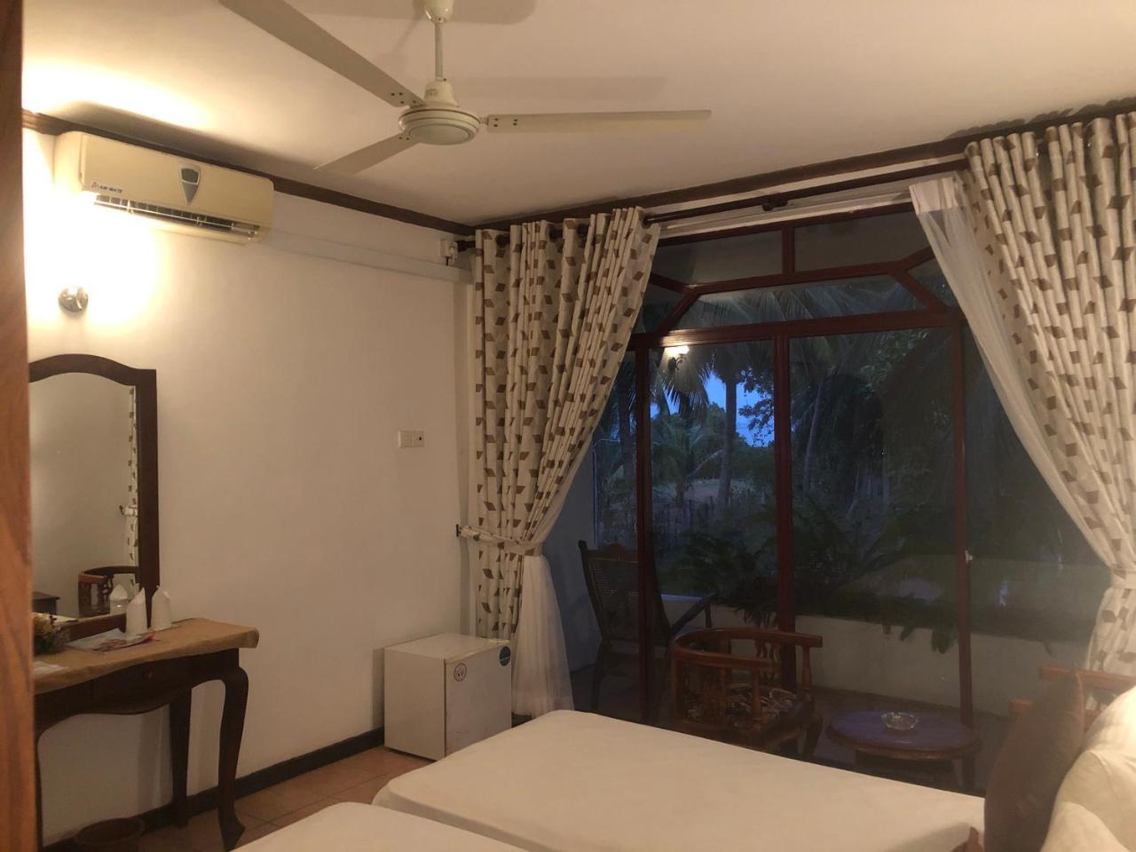 Hotel Lagoon Paradise Negombo Dış mekan fotoğraf