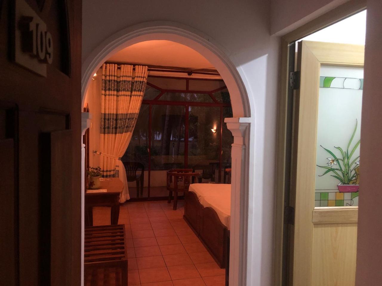 Hotel Lagoon Paradise Negombo Dış mekan fotoğraf